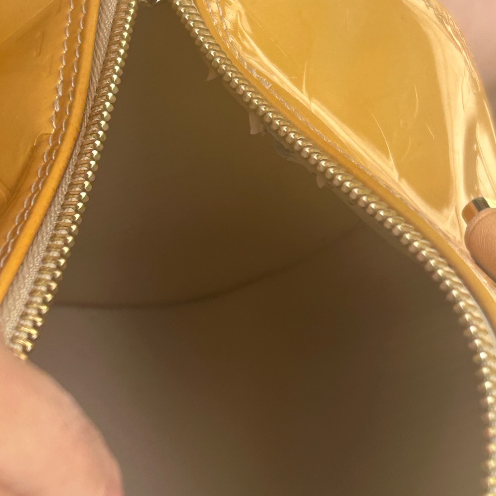 Louis Vuitton Monogram Vernis Papillon bag - Picture 9 of 17